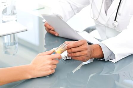 Prescription of an antiparasitic drug by a specialist